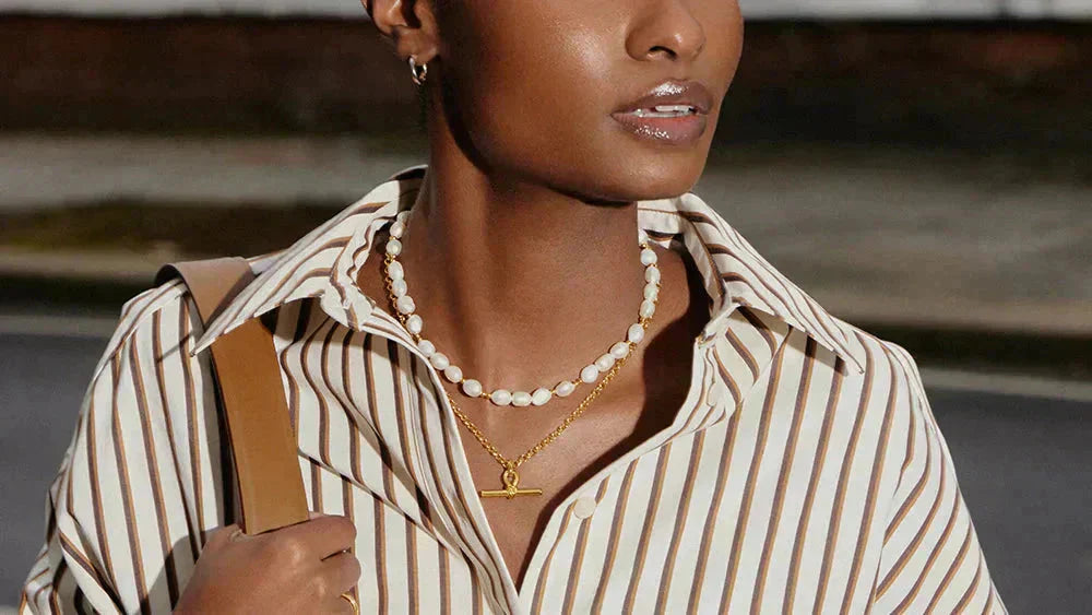 How to Style a T-Bar Necklace Like Andy Sachs