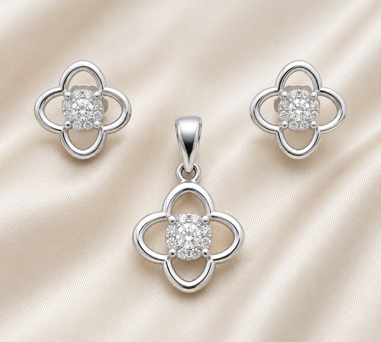 Everyday Clover Spark Daily Wear Pendant Set